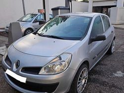 Usado 2008 Renault Clio II Sedan | € 3.450 (Preço justo)
