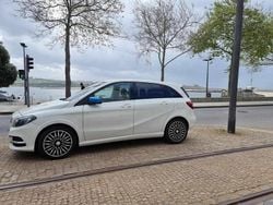 Branco Usado 2015 Mercedes B Electric Drive Monovolume | € 10.750