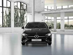 Preto Novo 2025 Mercedes A200 Citadino | € 45.725 (Preço justo)