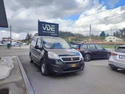 Preto Usado 2017 Peugeot Partner Premium Monovolume | € 11.950 (Preço justo)