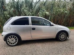 Cinzento Usado 2003 Opel Corsa Citadino | € 2.250 (Preço justo)
