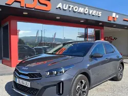 Cinzento Usado 2024 Kia XCeed SUV | € 21.250 (Preço justo)