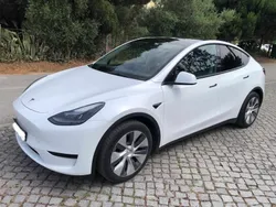 Branco Usado 2022 Tesla Model Y Standard Range SUV | € 32.900 (Preço justo)