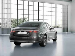 Cinzento Novo 2025 Mercedes E300 Sedan | € 77.670 (Preço elevado)
