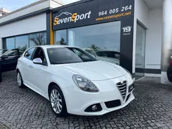 Branco Usado 2015 Alfa Romeo Giulietta Distinctive Citadino | € 13.000