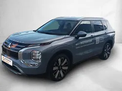 Cinza Novo 2025 Mitsubishi Outlander P-HEV Intense SUV | € 51.500 (Preço justo)