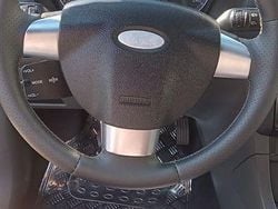 Usado 2006 Ford Focus Sedan | € 3.000 (Bom preço)