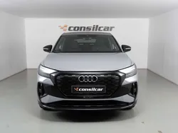 Cinza Usado 2022 Audi Q4 e-tron SUV | € 39.780 (Preço justo)
