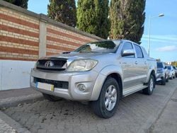 Cinzento Usado 2011 Toyota HiLux Pickup | € 23.000