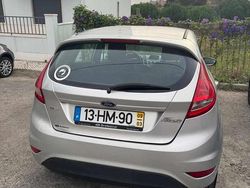 Cinzento Usado 2009 Ford Fiesta Citadino | € 4.500 (Bom preço)