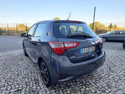 Cinzento Usado 2018 Toyota Yaris Citadino | € 6.850