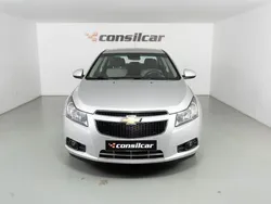 Cinza prata Usado 2011 Chevrolet Cruze LS Sedan | € 7.980