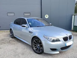 Cinzento Usado 2006 BMW M5 Sedan | € 38.900