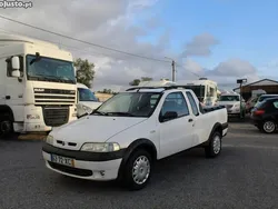 Branco Usado 2004 Fiat Strada | € 4.500
