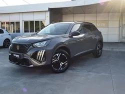 Cinzento Usado 2024 Peugeot e-2008 SUV | € 30.990 (Preço elevado)