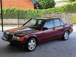 Vermelho Usado 1992 Mercedes 190 Sedan | € 6.500