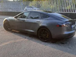Cinzento Usado 2015 Tesla Model S Sedan | € 32.000