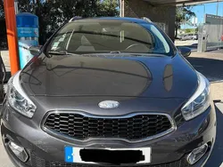 Cinzento Usado 2013 Kia Ceed Citadino | € 6.200