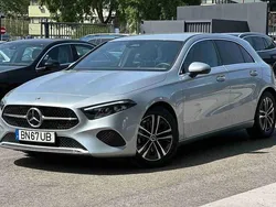 Cinzento Usado 2024 Mercedes 200 | € 35.900