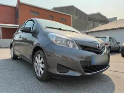Cinzento Usado 2012 Toyota Yaris Citadino | € 6.800