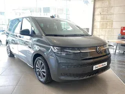 Cinzento Usado 2025 VW Multivan Life | € 57.690