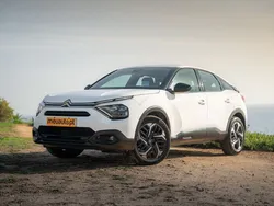 Branco Usado 2021 Citroën C4 PureTech | € 15.750 (Preço justo)