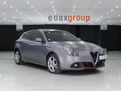 Cinzento Usado 2018 Alfa Romeo Giulietta Citadino | € 15.990 (Preço justo)