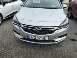 Cinzento platina Usado 2018 Opel Astra Business Edition Carrinha | € 12.980 (Preço justo)