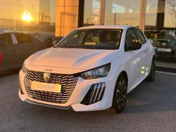 Branco Usado 2024 Peugeot e-208 Allure Citadino | € 25.900 (Preço elevado)