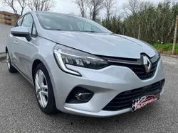 Cinza Usado 2022 Renault Clio V Intens | € 16.900 (Preço justo)