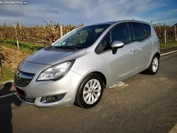 Cinza Usado 2015 Opel Meriva Monovolume | € 8.950