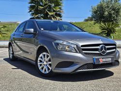 Cinza Usado 2014 Mercedes A180 Style | € 12.000