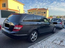 Usado 2009 Mercedes C220 Avantgarde Sedan | € 8.000