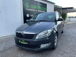 Cinzento Usado 2012 Skoda Fabia | € 7.900