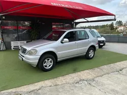 Cinzento Usado 1999 Mercedes ML230 SUV | € 6.999 (Preço justo)