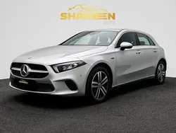 Cinzento Usado 2021 Mercedes A250 Progressive Citadino | € 25.600 (Bom preço)