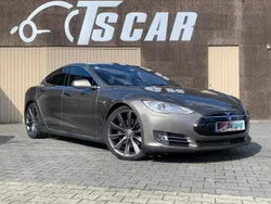Outra Usado 2015 Tesla Model S Sedan | € 27.500 (Caro)