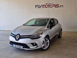 Cinzento Usado 2017 Renault Clio IV | € 12.900 (Preço elevado)