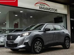 Cinza Usado 2023 Peugeot 2008 Active SUV | € 19.250 (Preço justo)