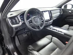 Prateado Usado 2025 Volvo XC60 SUV | € 58.900 (Preço elevado)