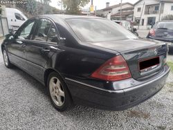 Azul Usado 2001 Mercedes C200 Elegance Sedan | € 4.999 (Preço justo)