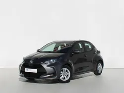 Cinza (pintura metalizada) Usado 2023 Toyota Yaris Comfort Sedan | € 18.250 (Preço justo)