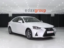 Branco Usado 2020 Lexus IS300h Executive Line Sedan | € 24.990