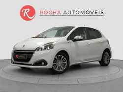 Branco Usado 2018 Peugeot 208 Style Citadino | € 11.299 (Preço justo)