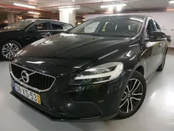 Preto Usado 2019 Volvo V40 Momentum Carrinha | € 18.900 (Preço justo)