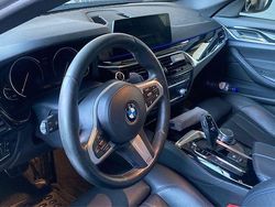 Usado 2018 BMW 520 Comfort Edition Sedan | € 29.900 (Preço elevado)