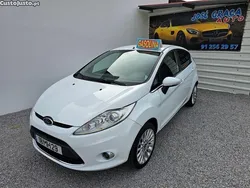 Branco Usado 2011 Ford Fiesta Titanium Citadino | € 5.250 (Bom preço)