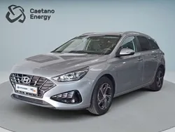 Shimmering silver (metalizado) Usado 2023 Hyundai i30 Style Carrinha | € 21.900 (Preço justo)