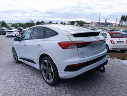 Branco Usado 2022 Audi Q4 e-tron Ambiente SUV | € 42.000 (Preço elevado)