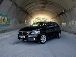 Preto Usado 2018 Volvo V40 Carrinha | € 19.590 (Preço justo)